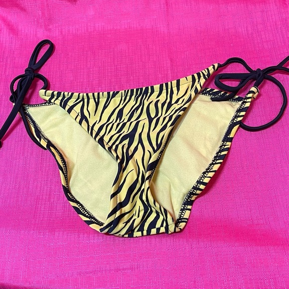 REVERSIBLE TOP PEACE SIGN/ZEBRA PRINT BIKINI SIZE S - Picture 3 of 10